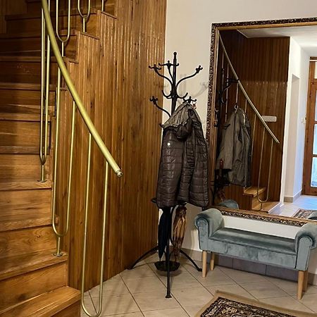 Boezsi Apartman シャールヴァール エクステリア 写真
