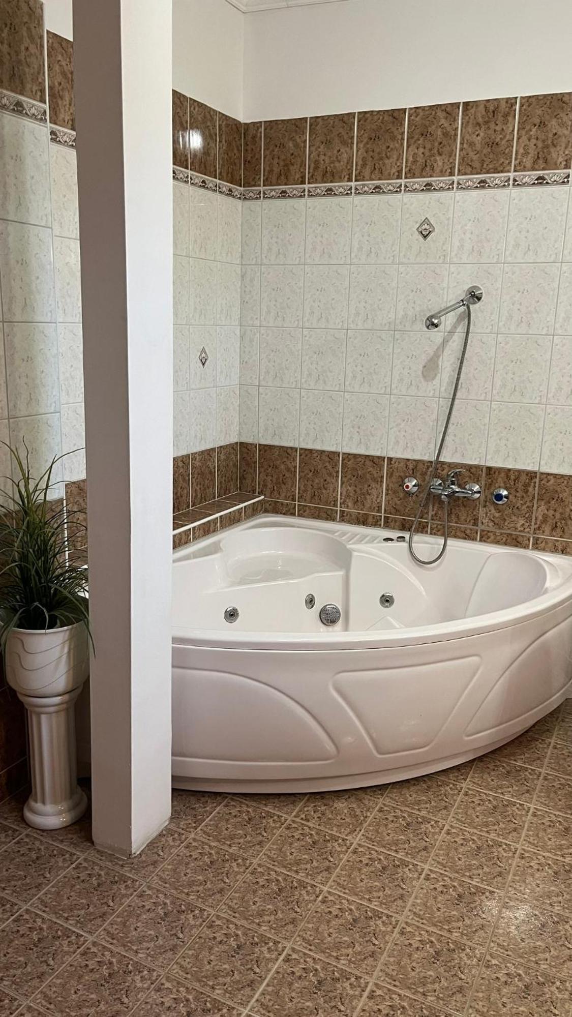 Boezsi Apartman シャールヴァール エクステリア 写真