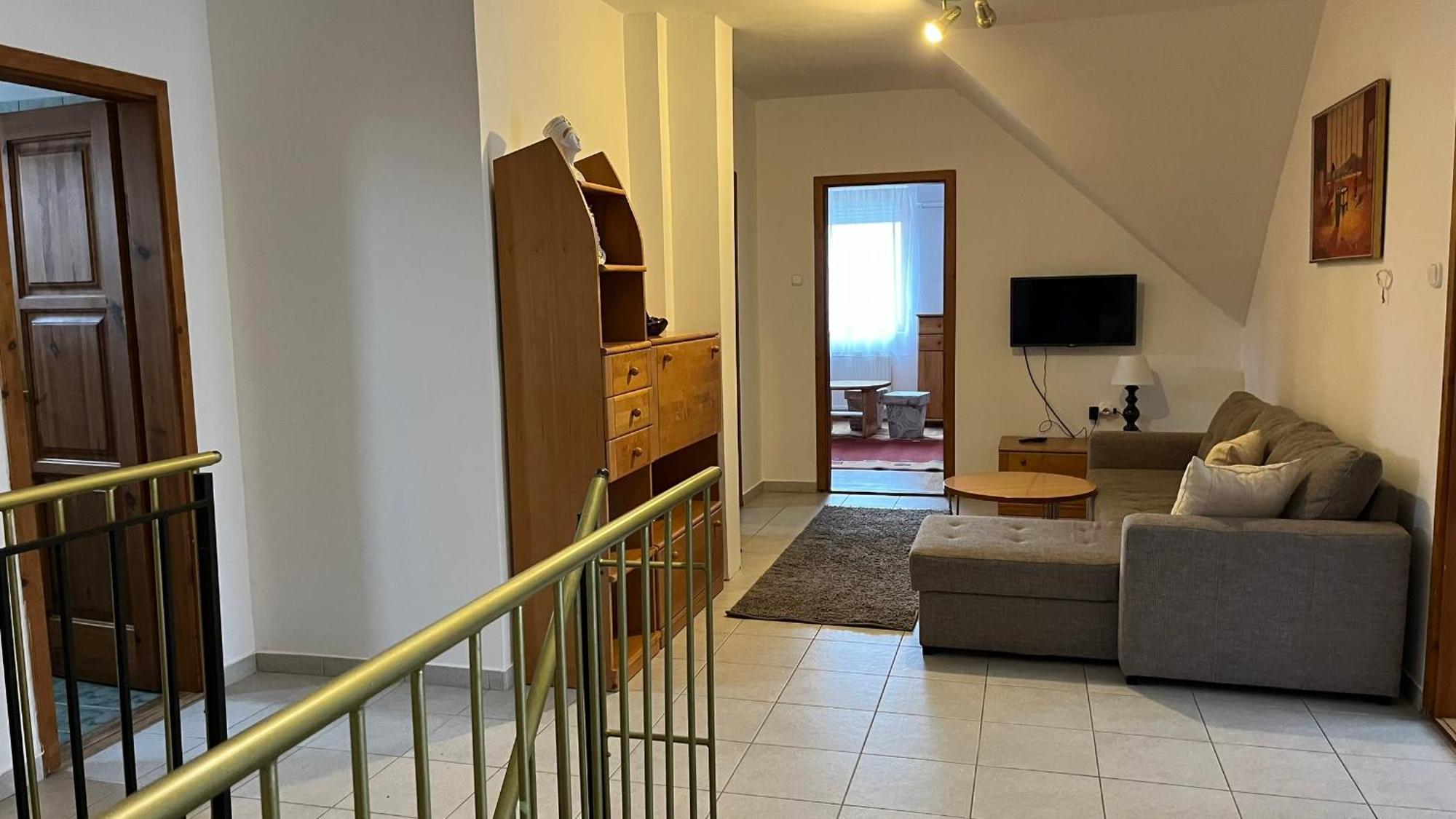 Boezsi Apartman シャールヴァール エクステリア 写真