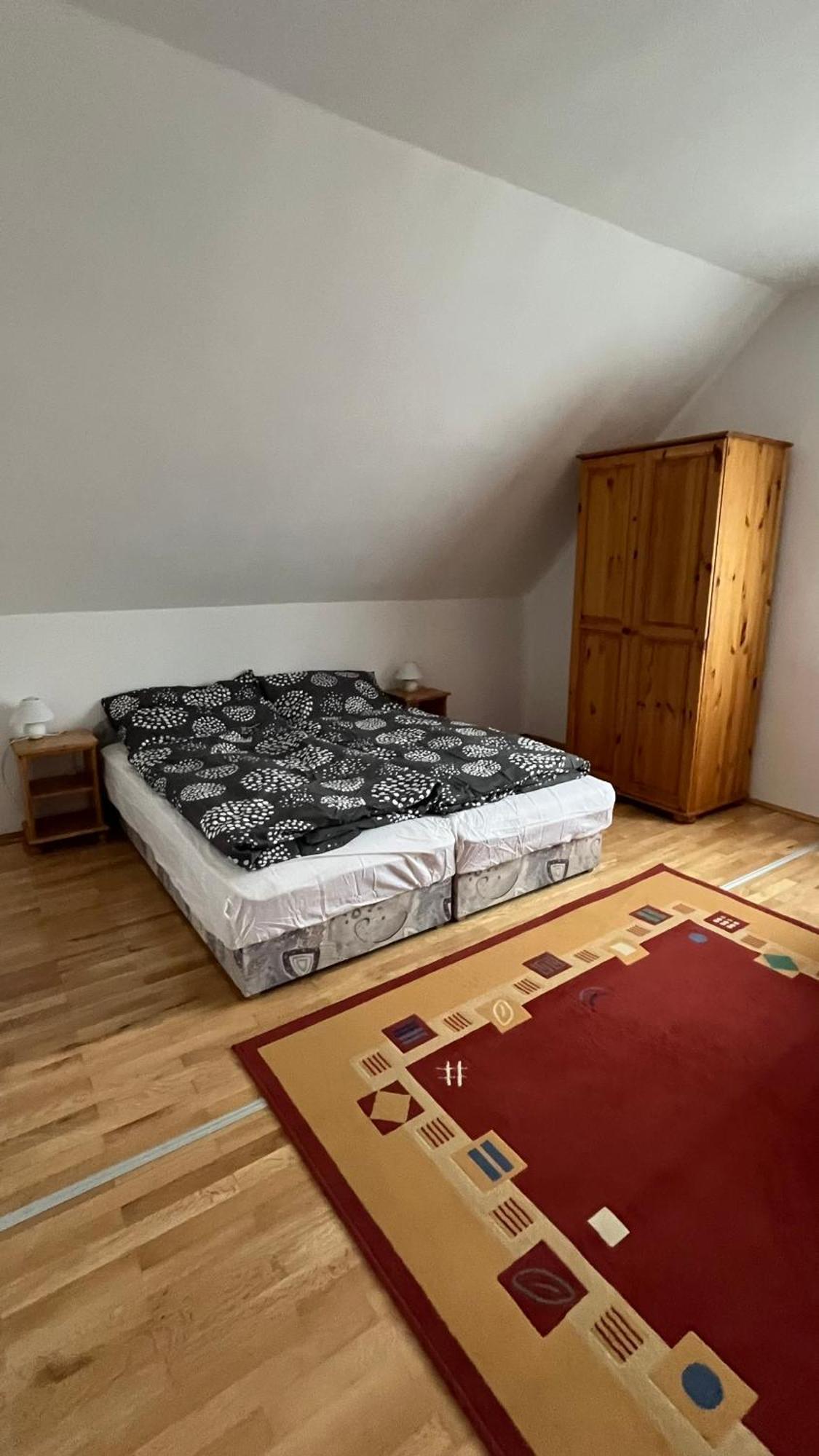 Boezsi Apartman シャールヴァール エクステリア 写真